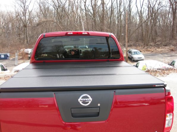 Extang-Solid-Fold-Nissan-2012-02-27-001